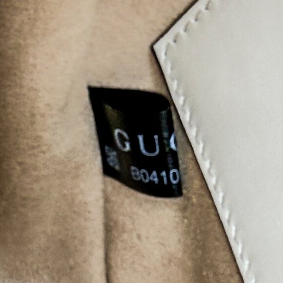 Gucci Matelasse Leather Interlocking G Heart Crossbody Bag - Picture 9 of 10